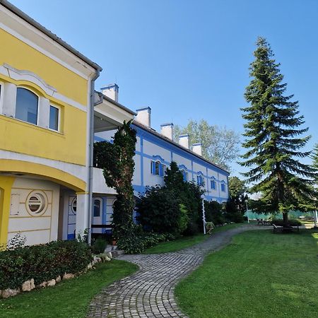 Rozina Apartman Mosonmagyaróvár Exterior foto