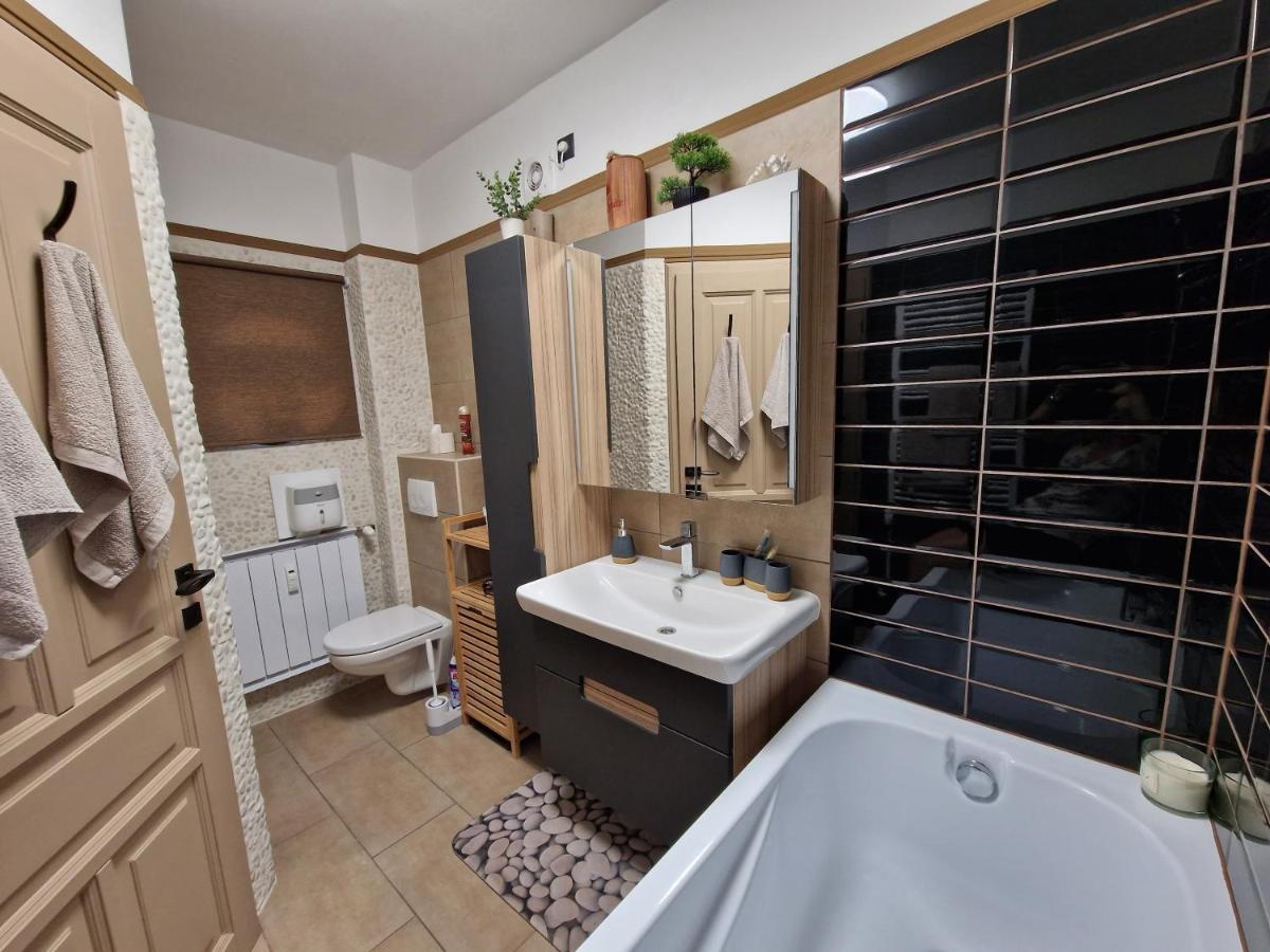 Rozina Apartman Mosonmagyaróvár Exterior foto